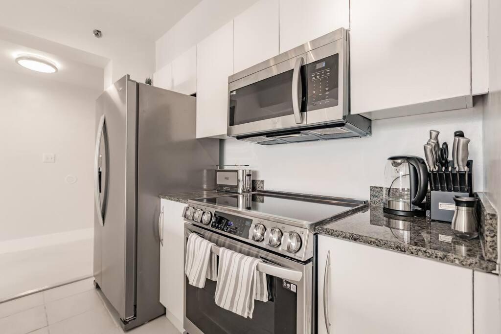 Upscale Brickell 3 Bedroom With Water Views And Free Parking Майами Экстерьер фото