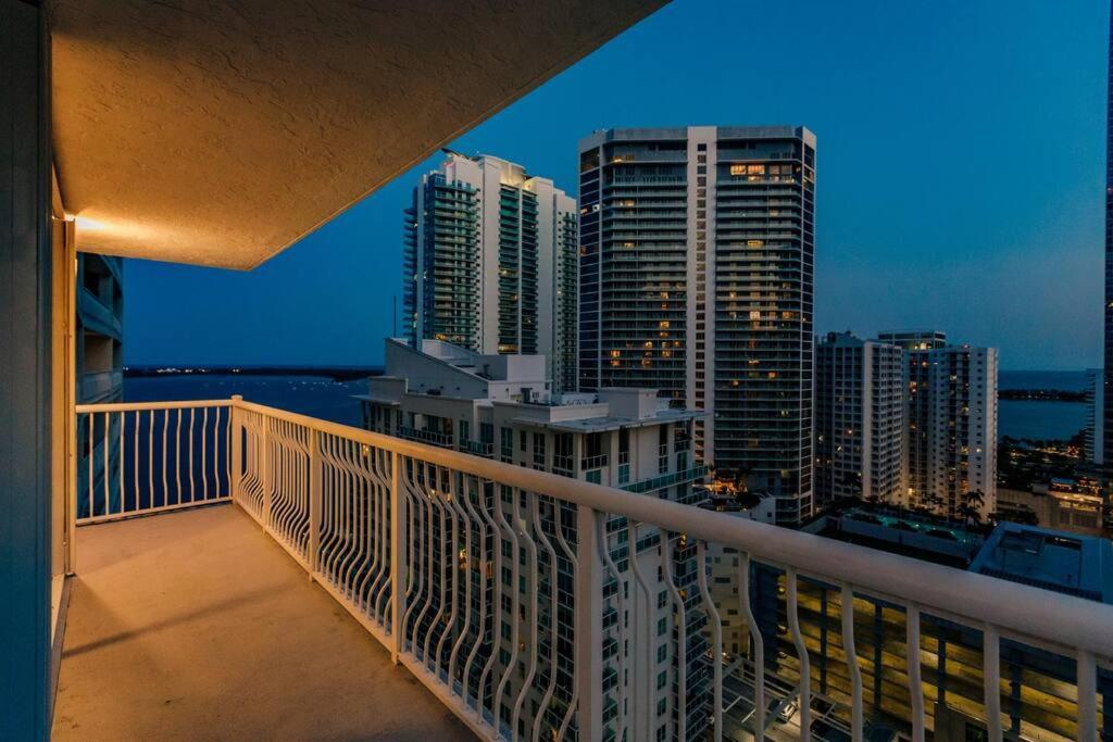 Upscale Brickell 3 Bedroom With Water Views And Free Parking Майами Экстерьер фото