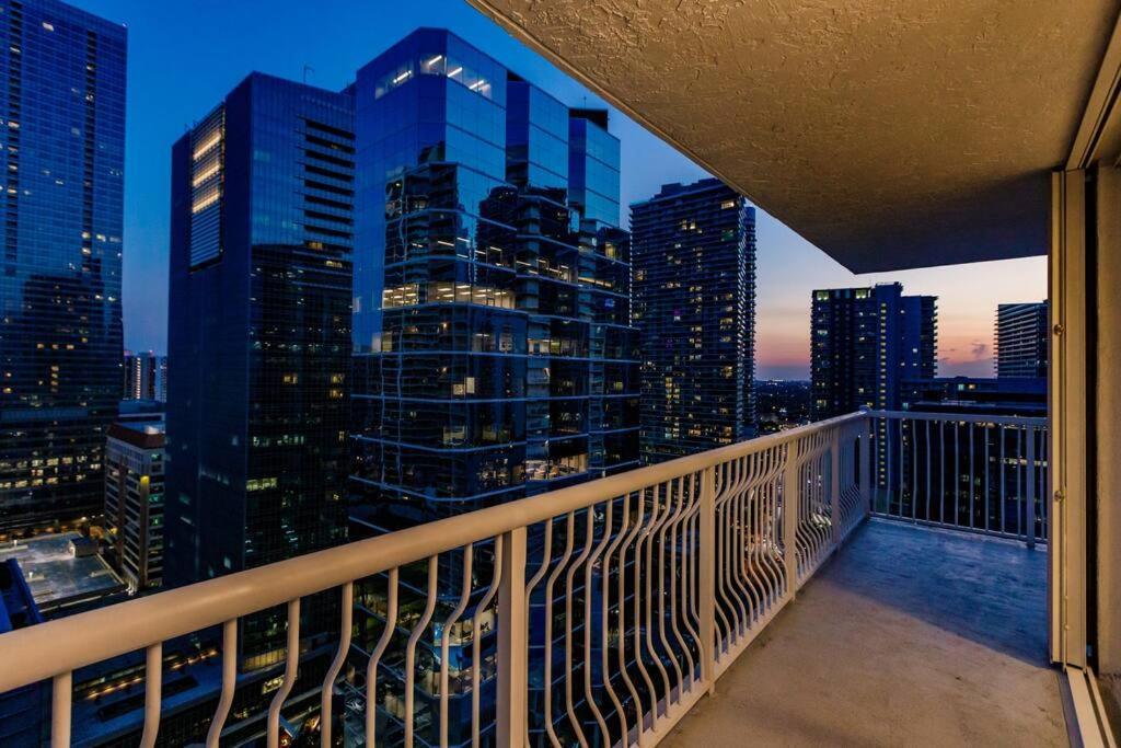 Upscale Brickell 3 Bedroom With Water Views And Free Parking Майами Экстерьер фото