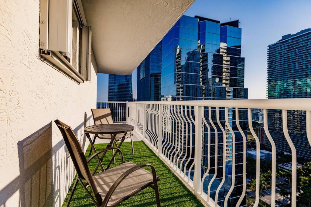 Upscale Brickell 3 Bedroom With Water Views And Free Parking Майами Экстерьер фото
