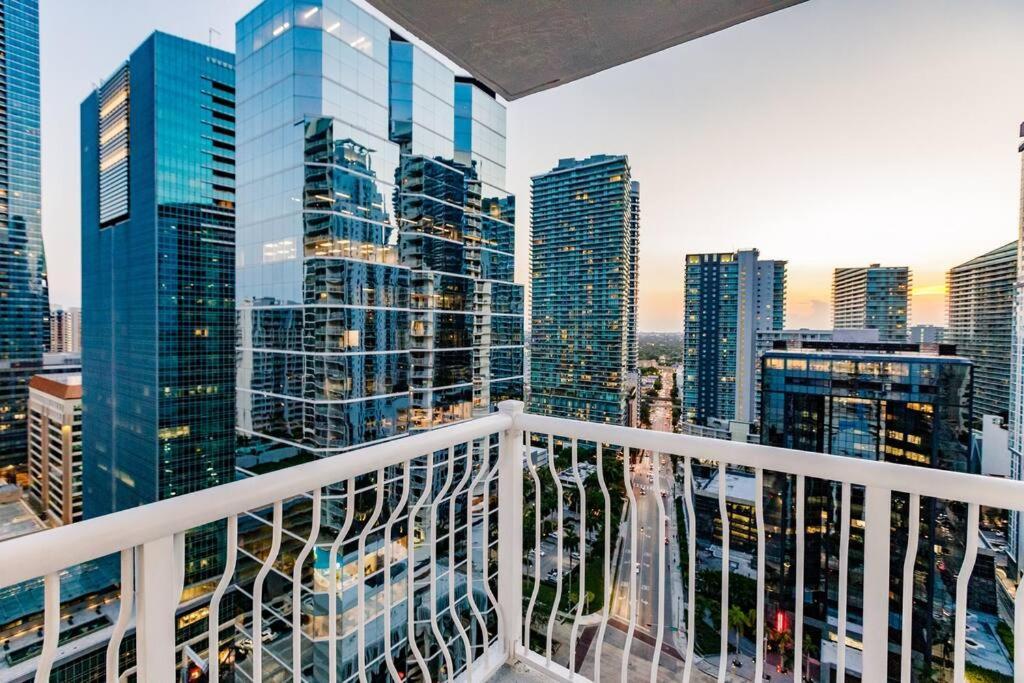 Upscale Brickell 3 Bedroom With Water Views And Free Parking Майами Экстерьер фото