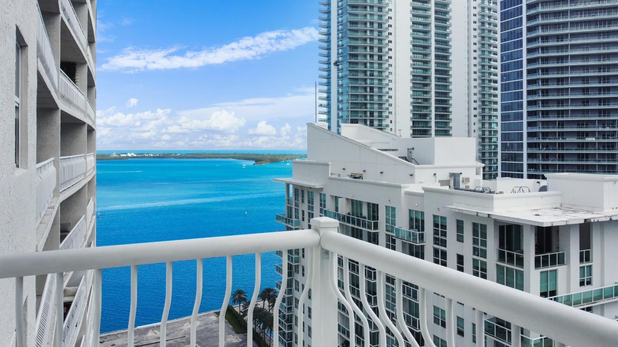 Upscale Brickell 3 Bedroom With Water Views And Free Parking Майами Экстерьер фото