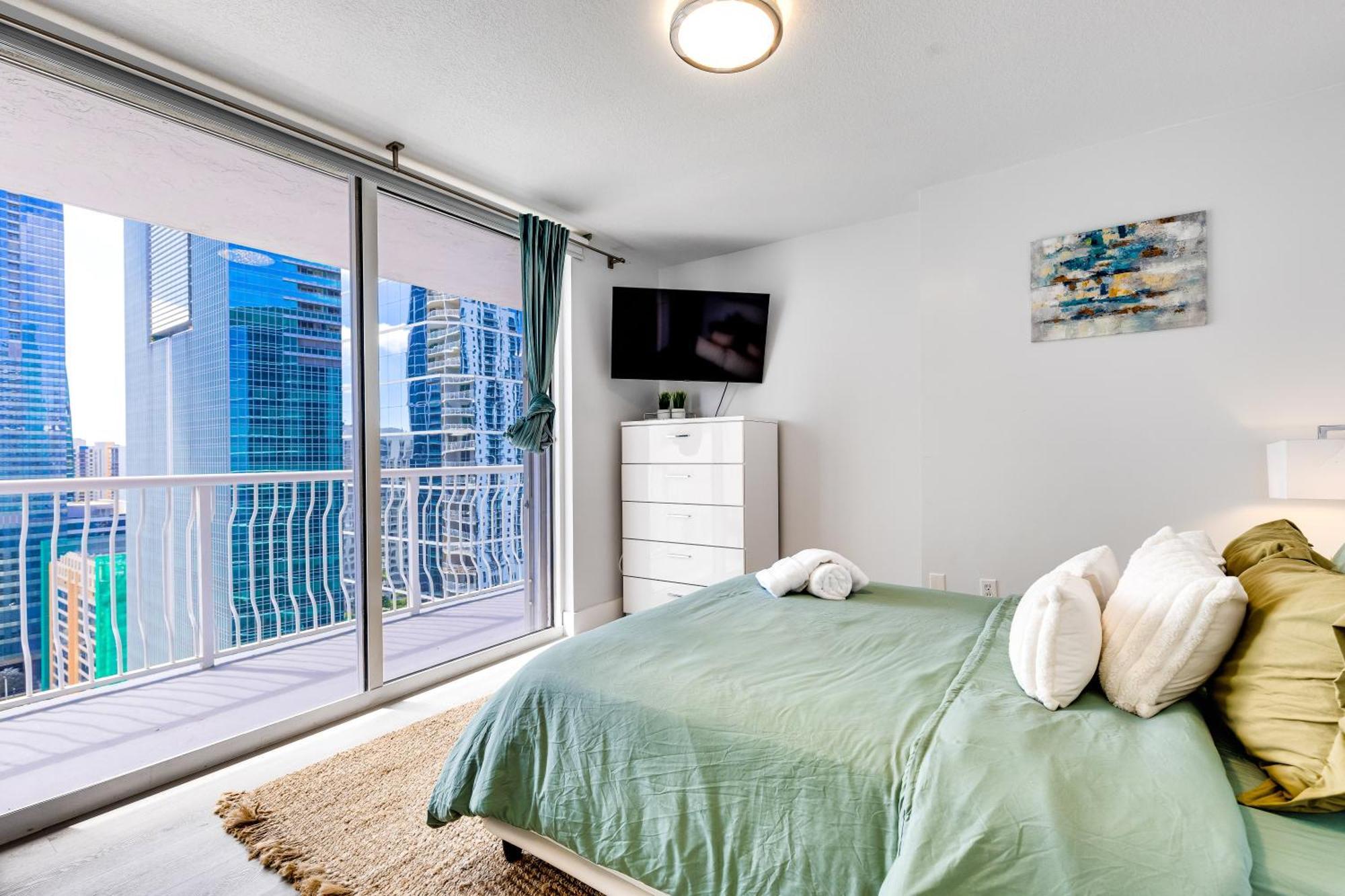 Upscale Brickell 3 Bedroom With Water Views And Free Parking Майами Экстерьер фото
