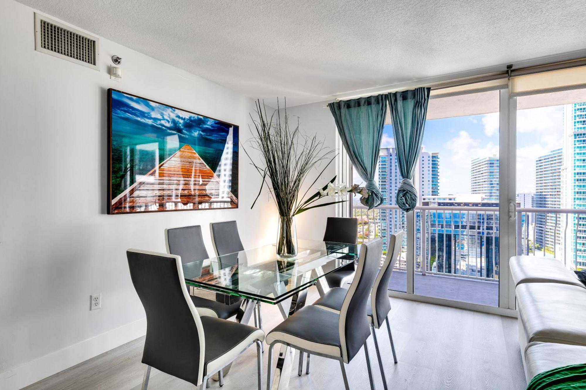 Upscale Brickell 3 Bedroom With Water Views And Free Parking Майами Экстерьер фото